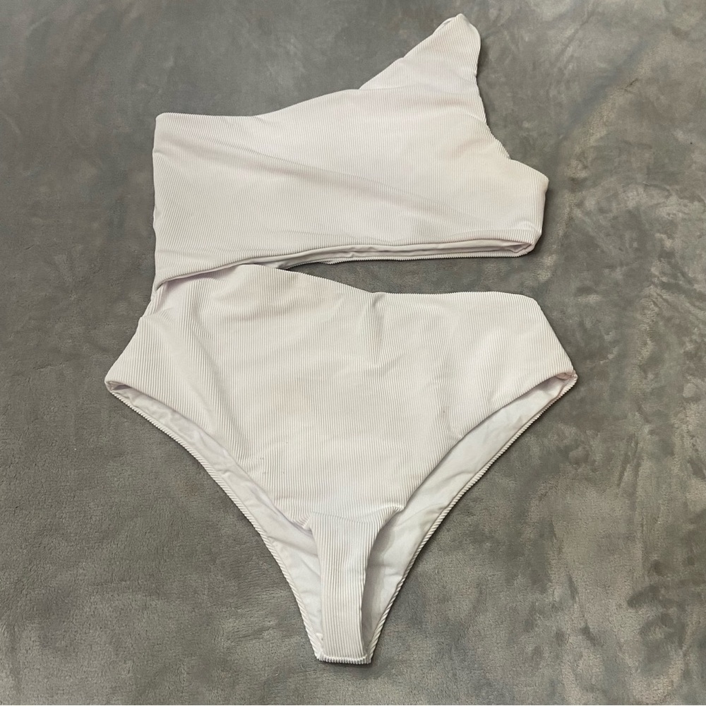 New! Beach Riot Celine one piece swimsuit white 24687 - Picture 8 of 15